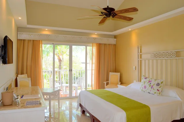 غرفة سوبيريور بسريرين مزدوجين بإطلالة على الحديقة، VIK Hotel Arena Blanca - All Inclusive 4/10
