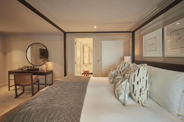 جناح استوديو، THE WESTBURY HOTEL 2/2