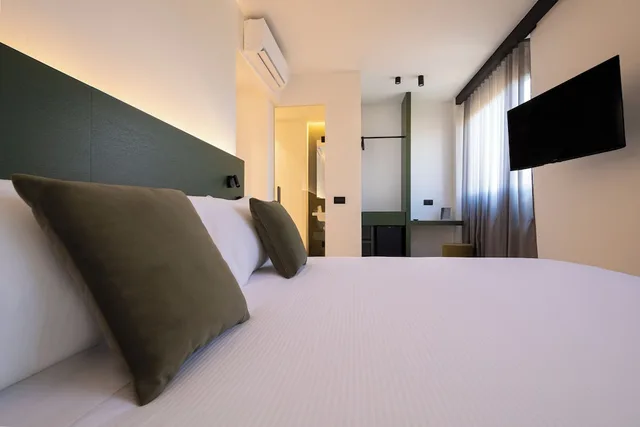 غرفة بسرير كوين، City Hotel Ancona 2/6