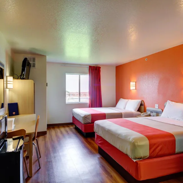 غرفة بسريرين كوين للمدخنين، Motel6 El Reno, OK 1/9
