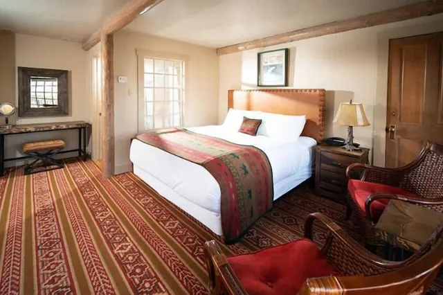 Standard, King Bed, Valley View, Big Cedar Lodge 1/1