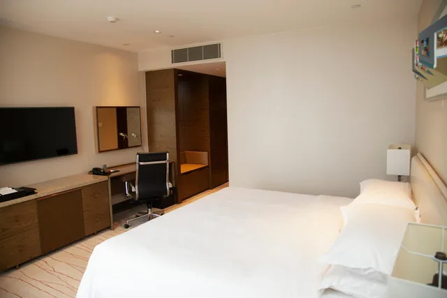 Deluxe, Suite, Four Points By Sheraton Shanghai Daning 4/10