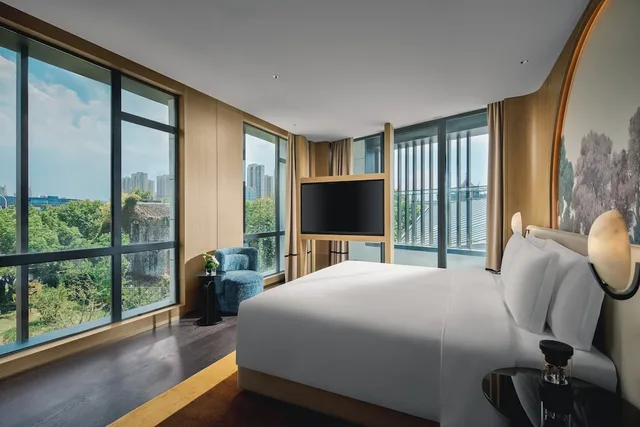 جناح بسرير فردي بشرفة بغرفة نوم واحدة، Hotel Indigo Wuxi Qingming Bridge by IHG 1/2