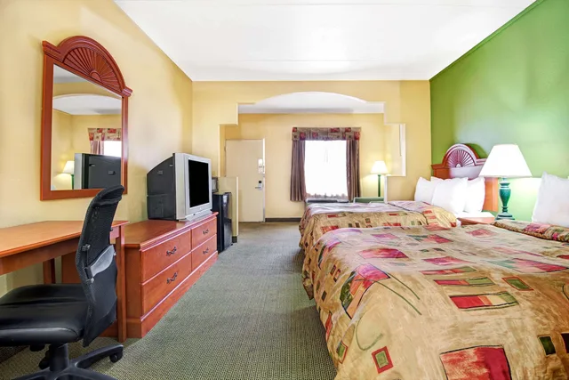 غرفة بسريرين كوين للمدخنين، Super 8 by Wyndham Nashville Near Downtown / I-40 5/6