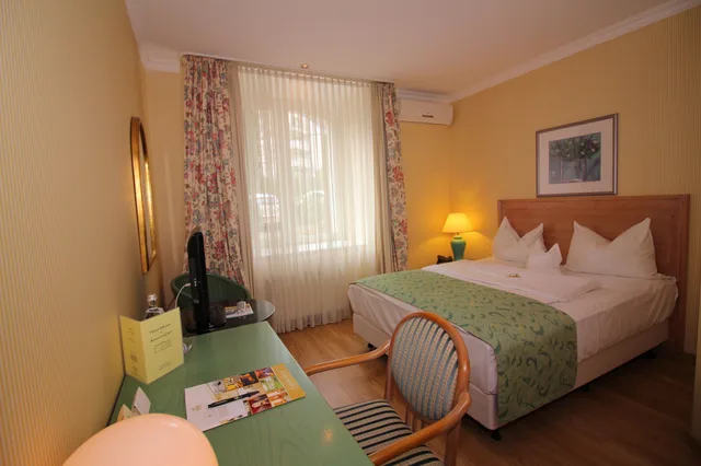 غرفة قياسية بسرير كوين، Hotel Am Muhlenteich Schwelm 1/6
