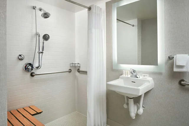 Room, King Bed, Fairfield Inn & Suites Washington, DC/Downtown 4/4