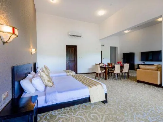 جناح بإطلالة على البحيرة، Grand Tamarind Lake Hotel 2/2