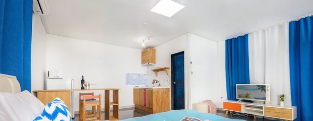 غرفة بسرير كوين بإطلالة على البحر، Namhae Santorini N Pension 3/9