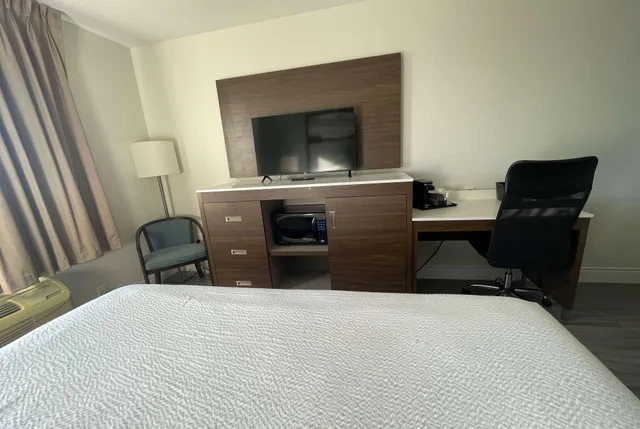 غرفة بسرير كينج، Super 8 By Wyndham Peterborough 3/4