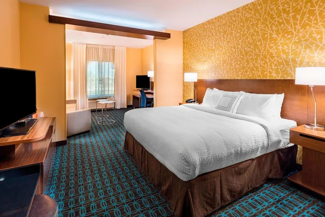 جناح بسرير كينج مع أريكة، Fairfield Inn Suites Dallas Waxahachie 1/3