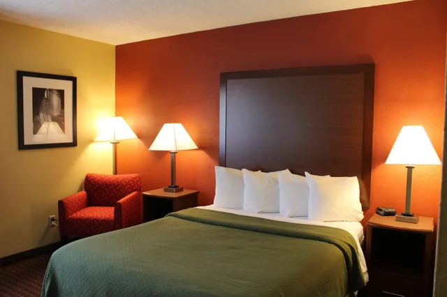 غرفة قياسية بسرير كوين، Quality Inn & Suites Lincoln South 6/9