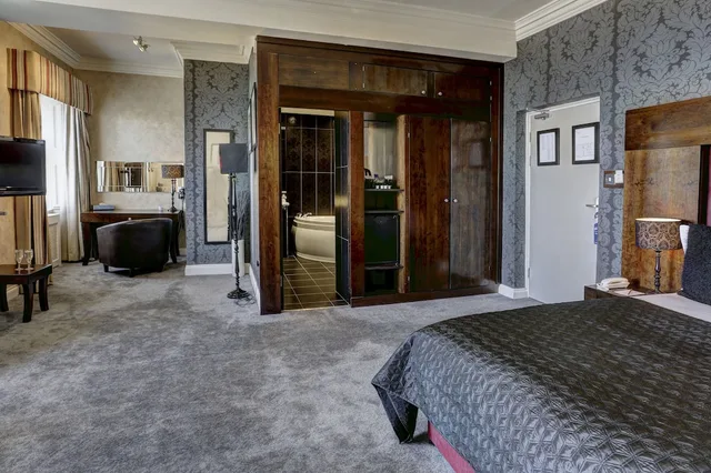 جناح جونيور بسرير كينج بحوض جاكوزي، Roker Hotel, BW Premier Collection 6/8