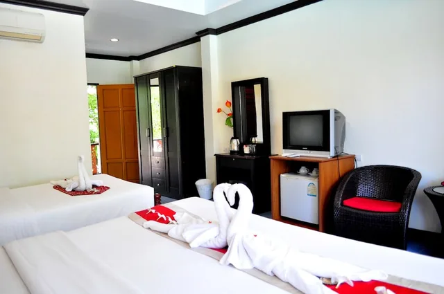 غرفة ديلوكس ثلاثية بثلاثة أسرّة، LANTA SEAFRONT RESORT 2/4