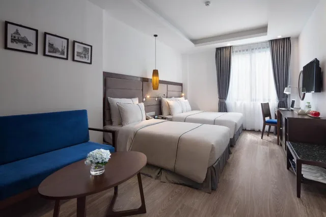 غرفة عائلية بإطلالة على المدينة، Hanoi Bonsella Hotel 1/4