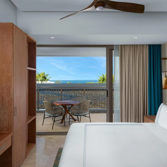 إقامة بغرفتي نوم بإطلالة جزئية على البحر، Conrad Punta De Mita 2/3