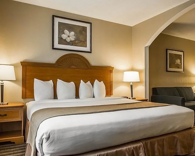 جناح بسرير كينج، Quality Inn and Suites Fishkill South Near I-84 2/10