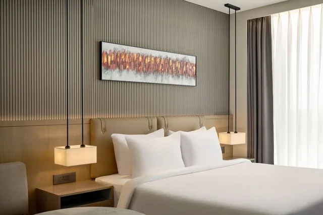 غرفة ديلوكس بسرير كينج، Ramada by Wyndham Sonipat Murthal 3/4