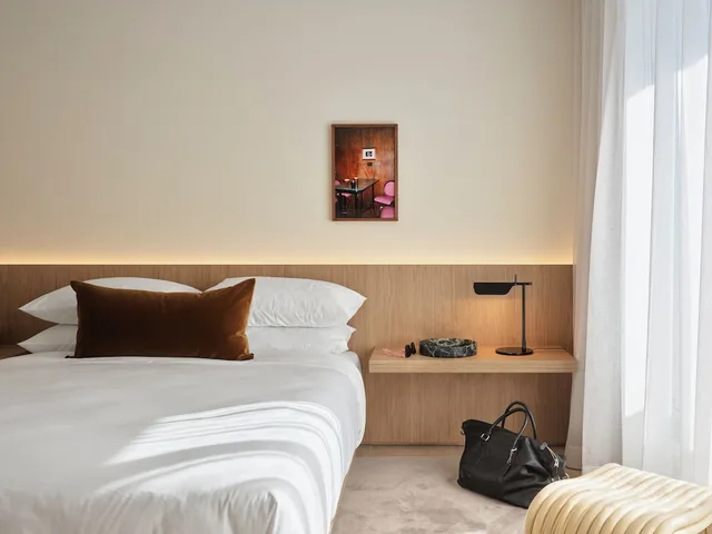 Oxford, Deluxe, Queen Bed، Oxford House 1/3