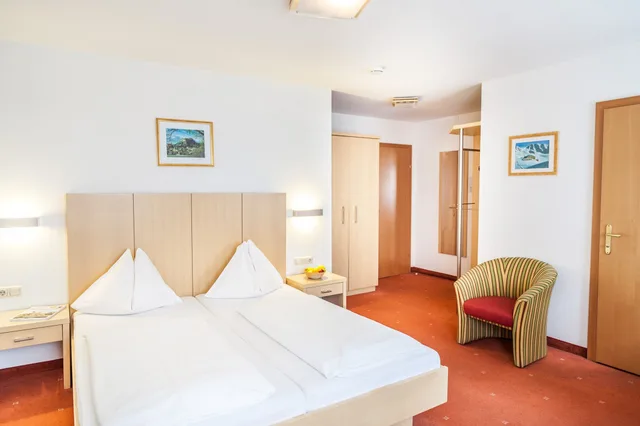 غرفة بسرير كوين بشرفة، Hotel Glaserer Haus 3/6