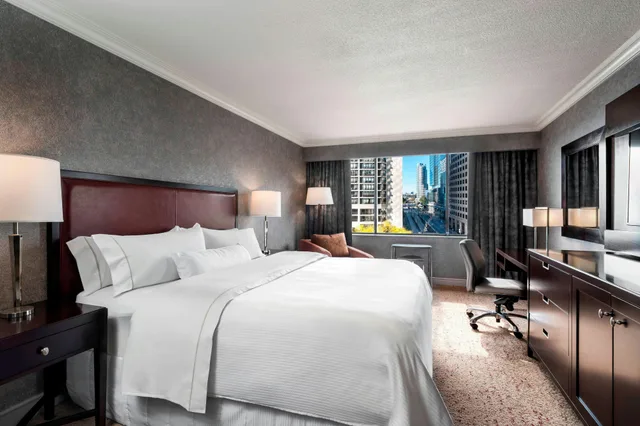 جناح، The Westin Harbour Castle, Toronto 1/3