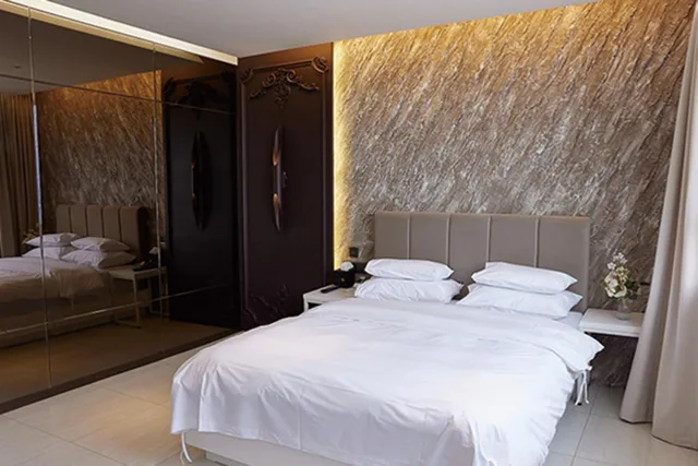 جناح ملكي، Hotel The Designers Hongdae 5/10