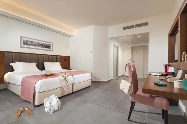 غرفة بإطلالة على البحر، St Raphael Resort and Marina 3/7