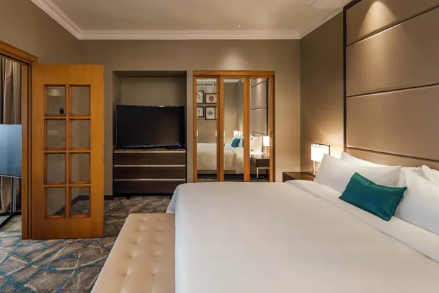 Senator, Suite, Executive Lounge Access، JW MARRIOTT BUCHAREST GRAND HOTEL 1/6