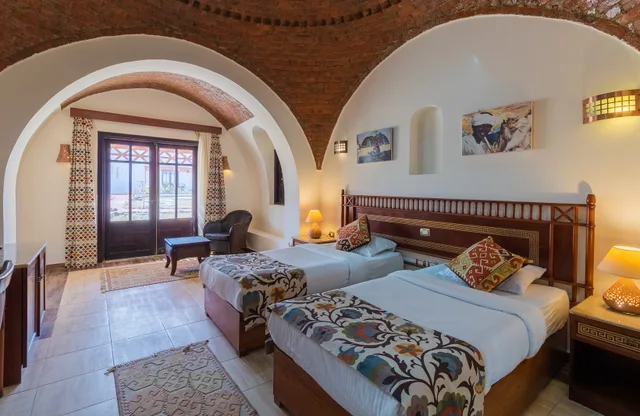 غرفة بسرير مزدوج بإطلالة على البحر، Beach Safari Nubian Resort 1/5