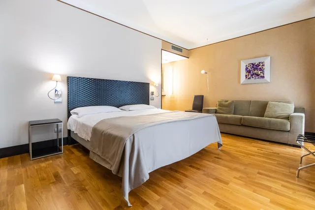 جناح جونيور، Mh Design Hotel 5/9