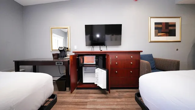 غرفة بسرير كوين بشرفة، Seaside Inn & Suites 4/10