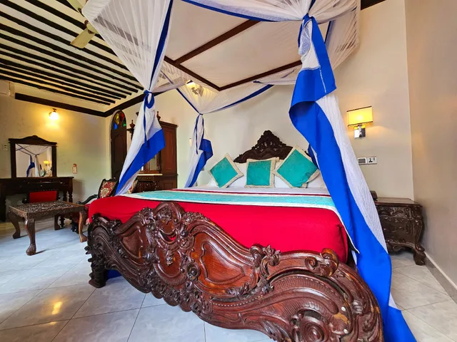 غرفة بإطلالة على المسبح مفردة بسرير مزدوج، Dhow Palace Hotel 1/1