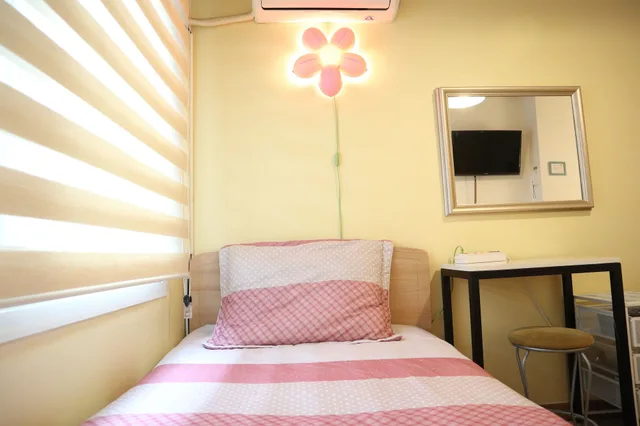 Room, Twin Beds, External Bathroom، Hongdae Style Guesthouse 7/10
