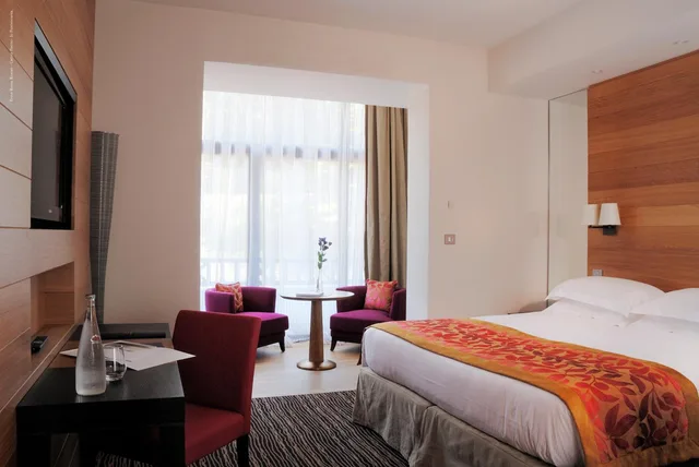 غرفة ديلوكس بإطلالة على البحيرة، Hotel Ermitage Evian Resort 3/7