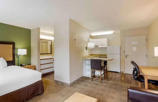 استوديو ديلوكس بسرير كينج مع أريكة، Extended Stay America Memphis Germantown 2/3