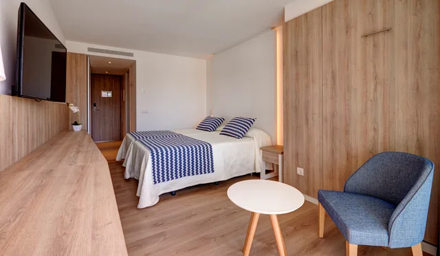 غرفة اقتصادية بسرير مزدوج أو سريرين منفصلين، Hipotels Bahia Cala Millor - Adults Only 2/4