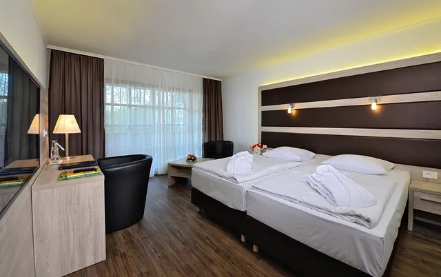 غرفة كومفورت عائلية بسريرين كوين، ACHAT Hotel Waldkirchen 3/10