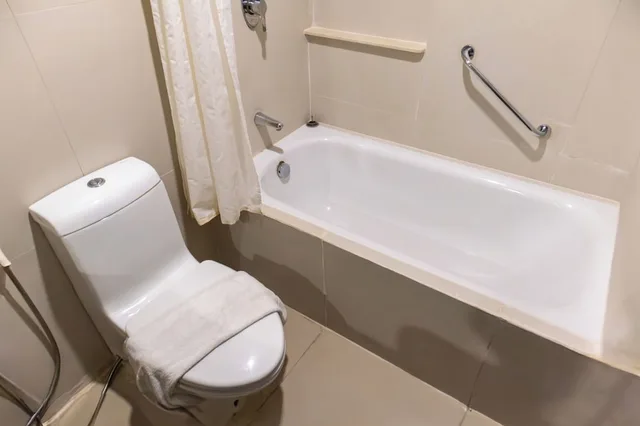 1 Bedroom, Suite, King Bed, Queen Bed, Meadows View، Sotogrande Hotel Iloilo 10/10