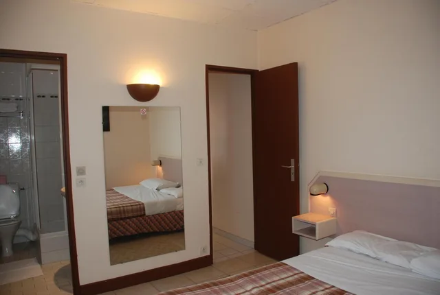 غرفة رباعية، RESIDENCE DE LA TOUR 4/10