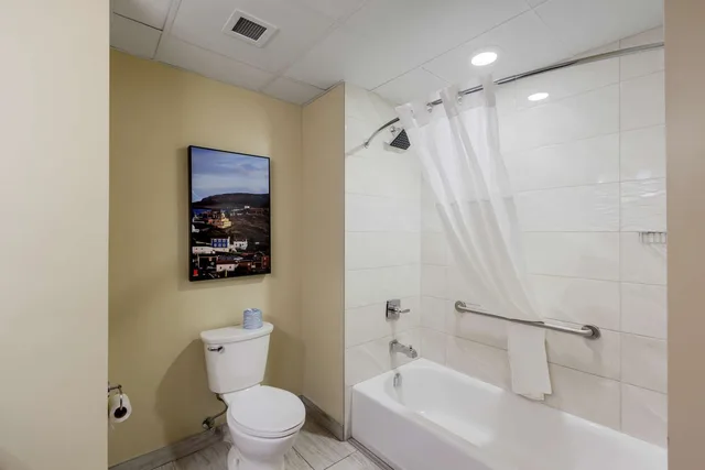 غرفة بسريرين كوين بحوض استحمام، Best Western Plus St. John s Airport Hotel and Suites 5/5