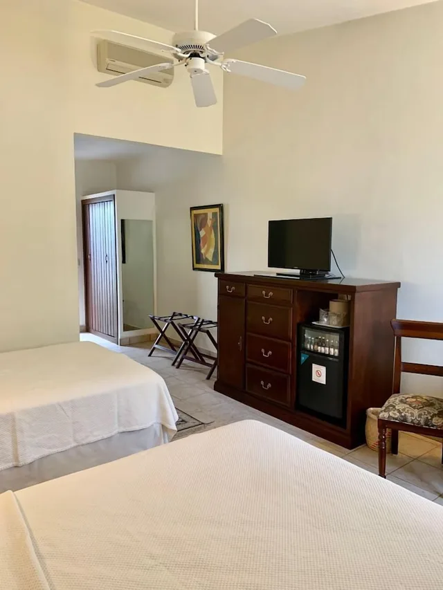 غرفة فاخرة بسرير كينج بشرفة، Hacienda Los Laureles 5/7