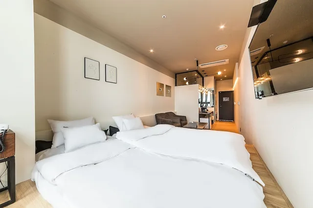Avenue, 2 Futon Beds, Ocean Floor, H Avenue 2/8