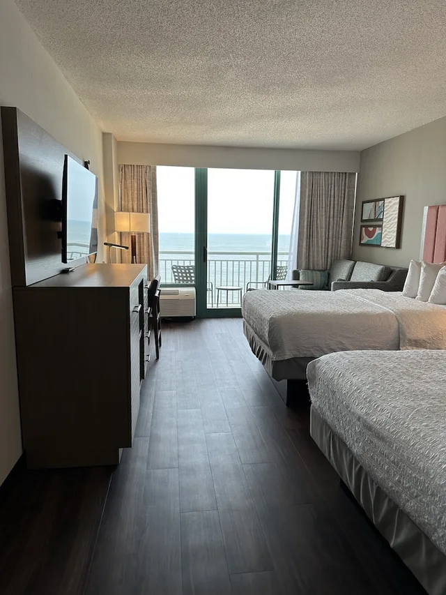 Room, Multiple Beds, Ocean Front, Balcony، Hampton Inn Virginia Beach Oceanfront South 5/10