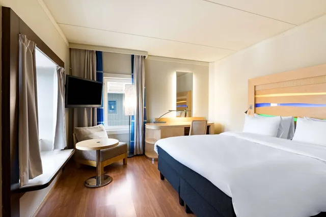 غرفة سوبيريور بسرير كوين بإطلالة على النهر، Radisson Blu Royal Garden 2/7