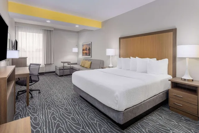 Studio, King Bed, La Quinta Inn and Suites by Wyndham Valdosta 1/4