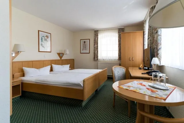 غرفة كومفورت بسرير كوين، Hotel Am Schloss 1/3