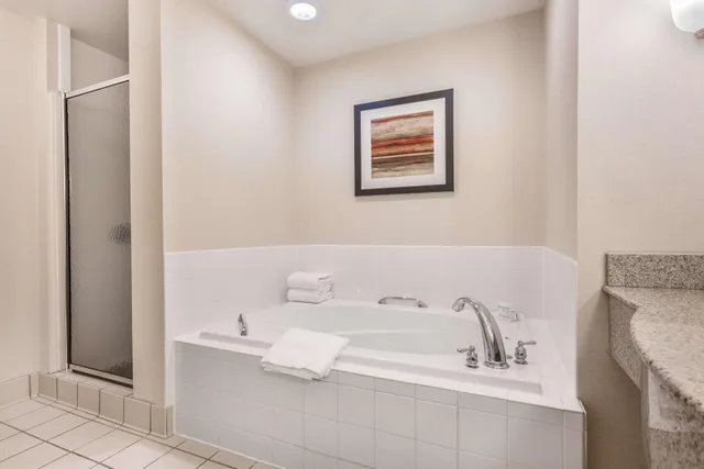 غرفة بسرير كينج بغرفة نوم واحدة لذوي الإعاقة، Hilton Garden Inn Madison West Middleton 3/4