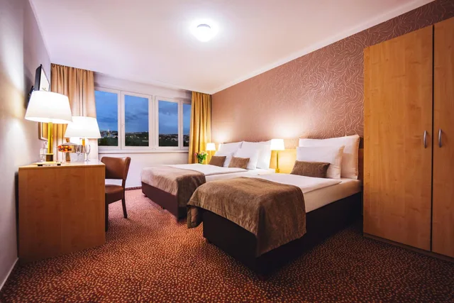 غرفة ثلاثية بسرير فردي، Hotel Charles Central 6/10