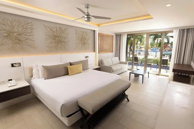 جناح جونيور فاخر بسريرين كوين مع أريكة، Royalton Riviera Cancun An Autograph Collection All Inclusive Resort Casino 5/10