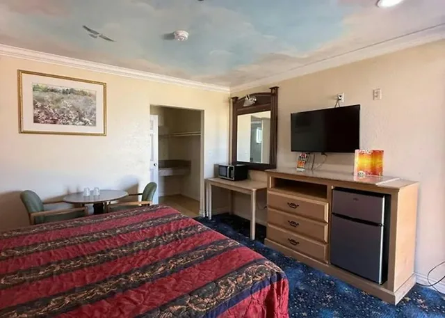 غرفة بسرير كينج للمدخنين، Robinhood Motel Anaheim West 3/5