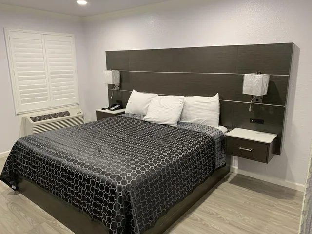 غرفة لذوي الإعاقة، Mirage Inn and Suites 1/1